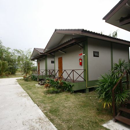 Long Lake Resort Çonburi Dış mekan fotoğraf
